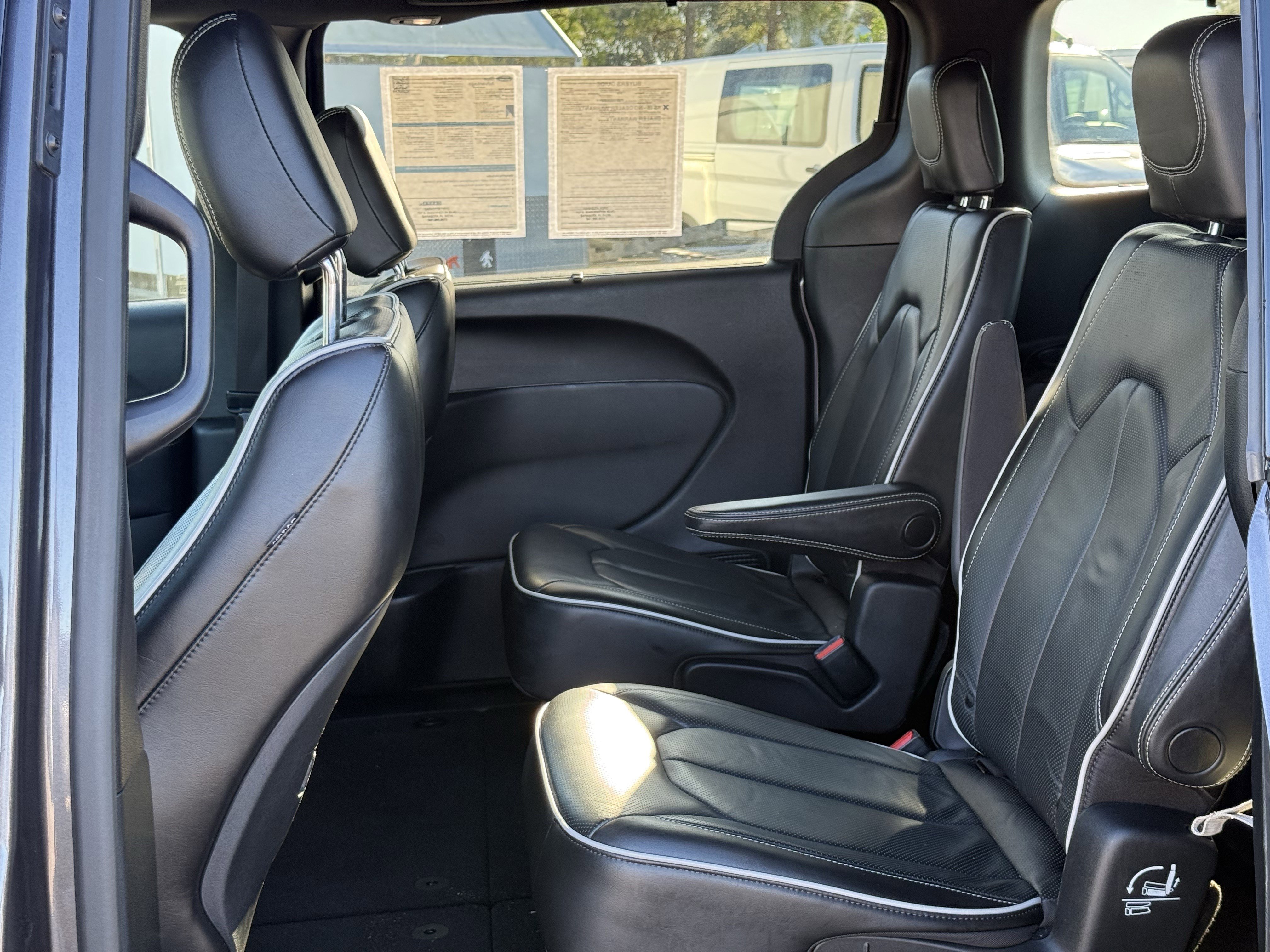 Used 2020 Chrysler Pacifica Limited w/ Advanced Safetytec Group image 15