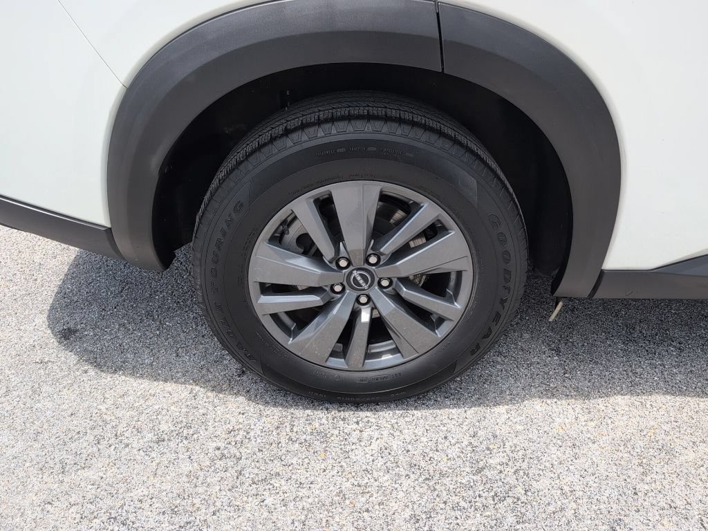 Used 2024 Nissan Pathfinder SV FWD image 14