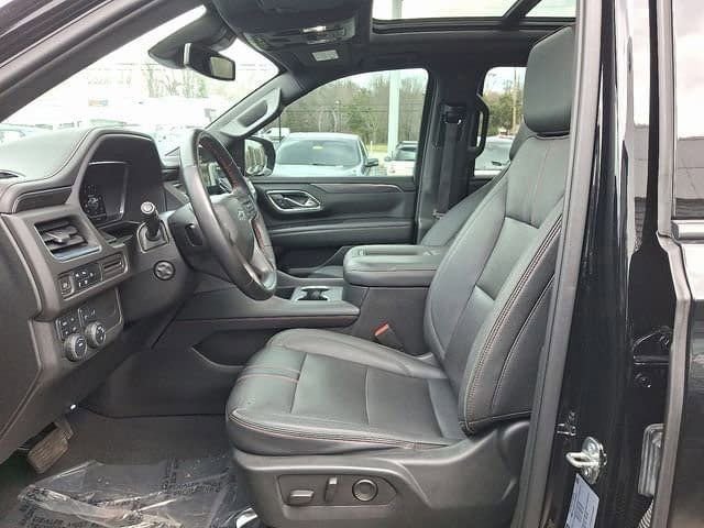 Used 2023 Chevrolet Suburban RST w/ Sport Performance Package image 15