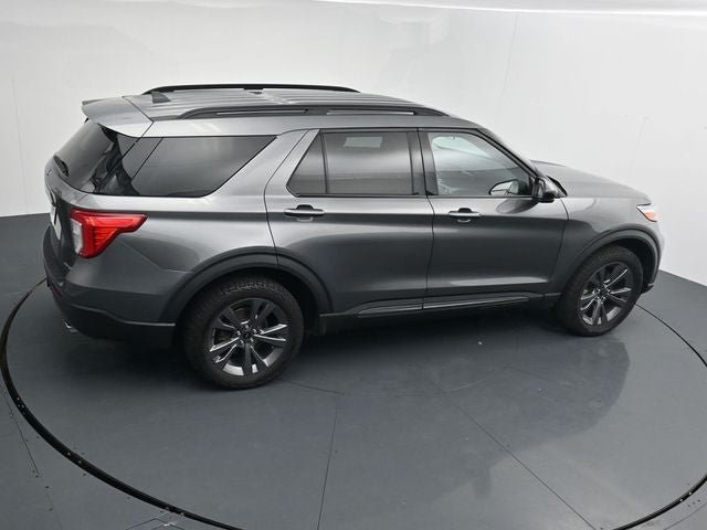 Certified 2023 Ford Explorer XLT w/ Equipment Group 202A AWD/4WD image 30