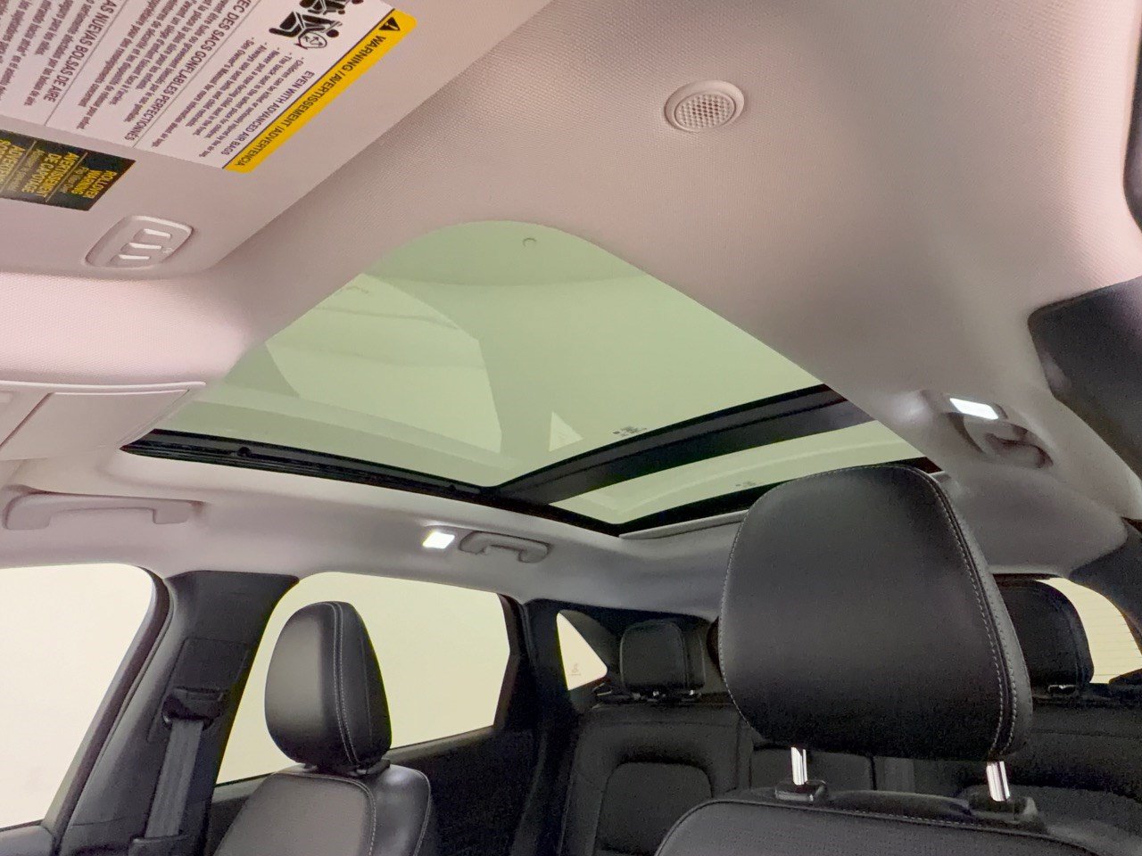 Certified 2025 Ford Escape Platinum AWD/4WD image 27