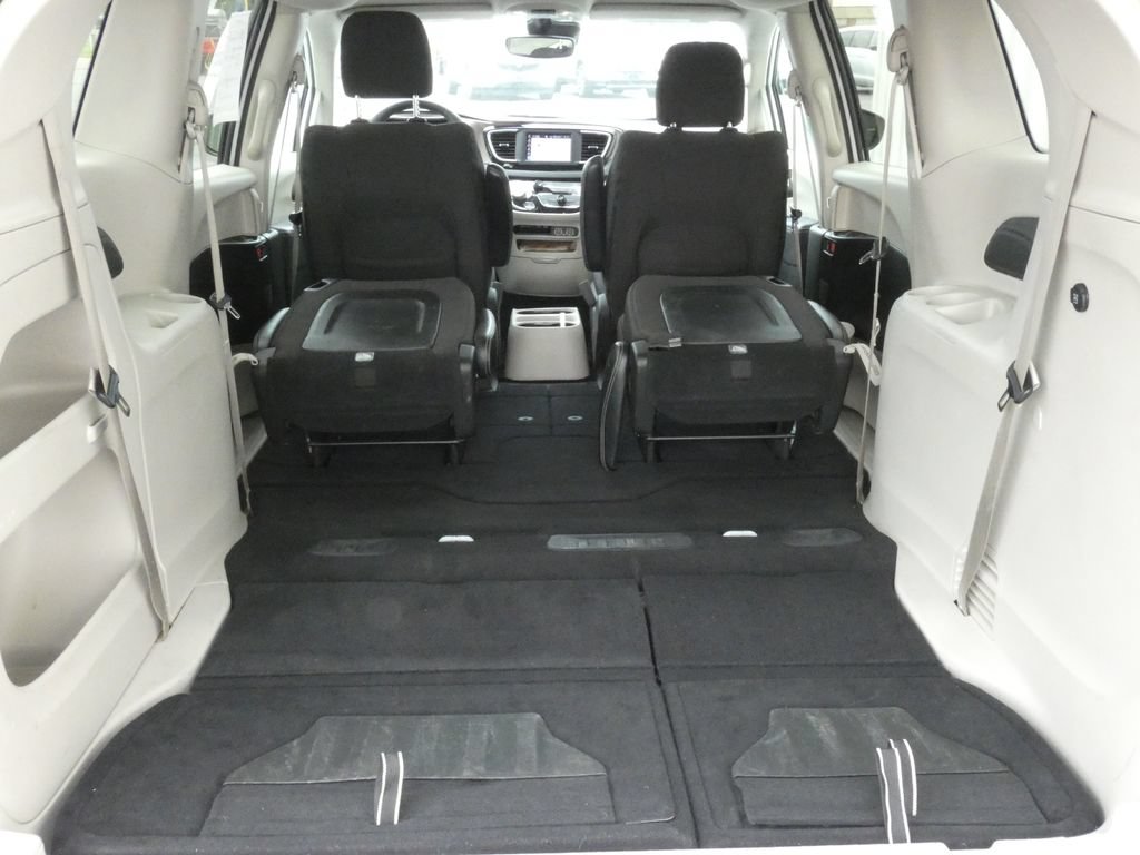 Used 2023 Chrysler Voyager LX FWD image 36