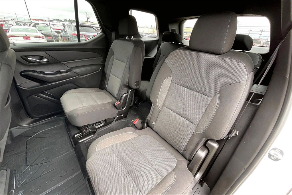 Used 2023 Chevrolet Traverse LT image 19