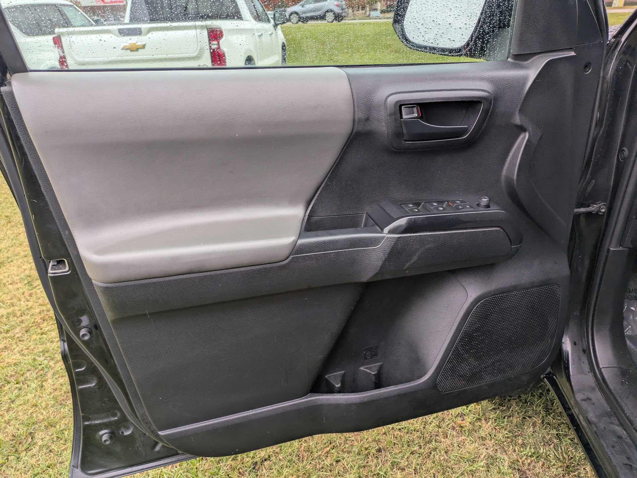 Used 2021 Toyota Tacoma SR image 11