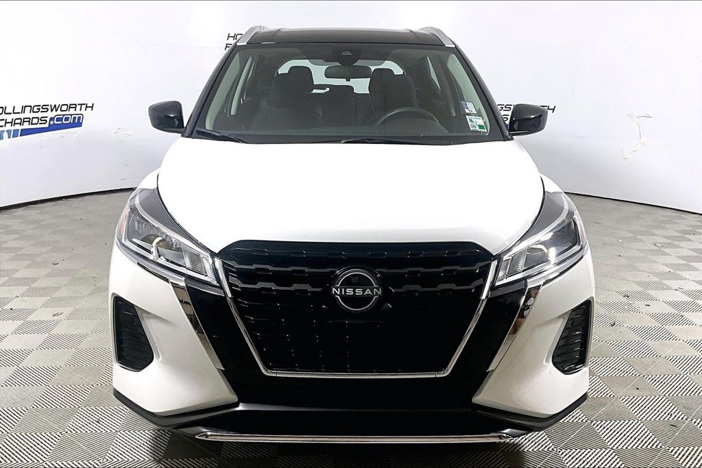 Used 2024 Nissan Kicks SV FWD image 2