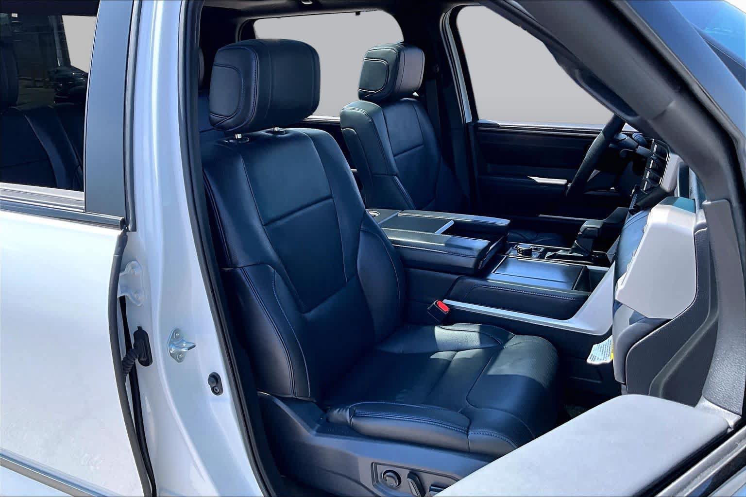 Used 2026 Toyota Tundra Platinum w/ TRD Off-Road Package AWD/4WD image 10