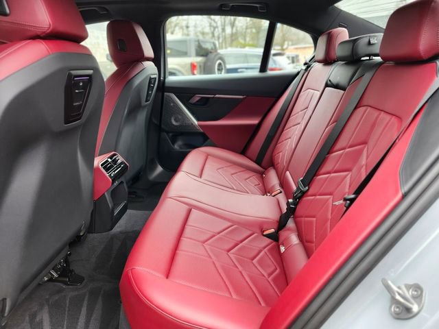 Used 2024 BMW 540i xDrive w/ Premium Package image 14