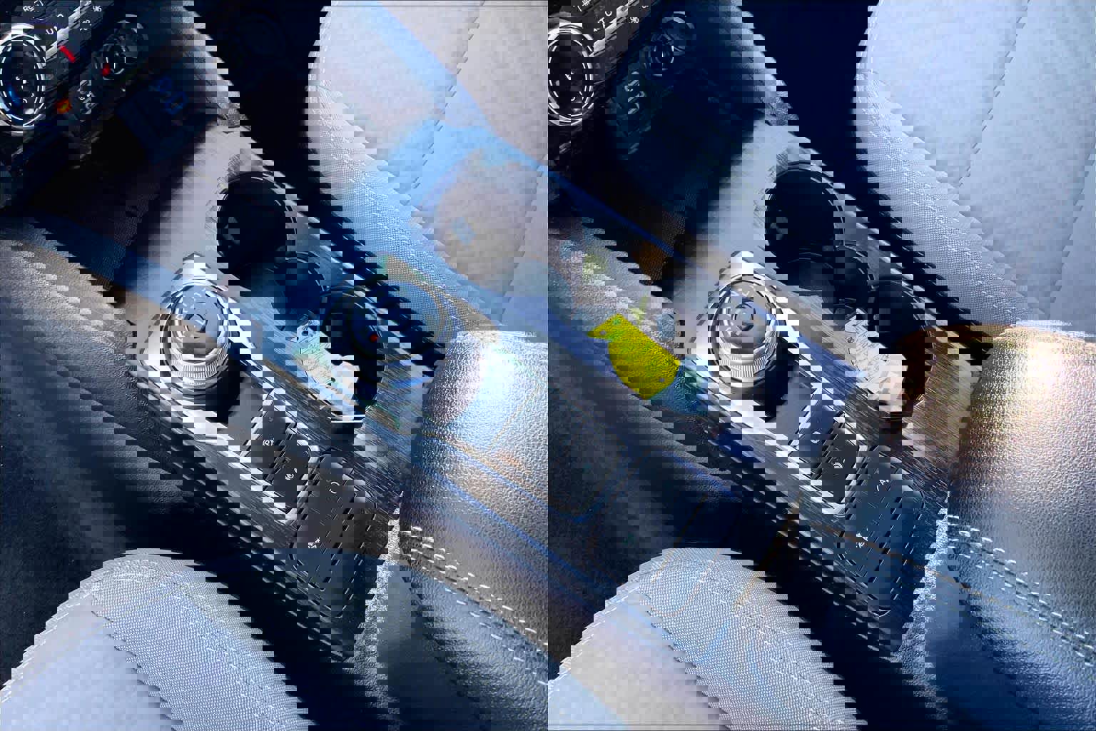 Certified 2022 Ford Escape SE w/ SE Sport Appearance Package FWD image 15