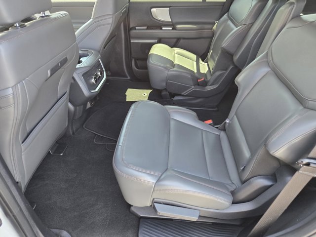Certified 2025 Ford Expedition Active AWD/4WD image 10