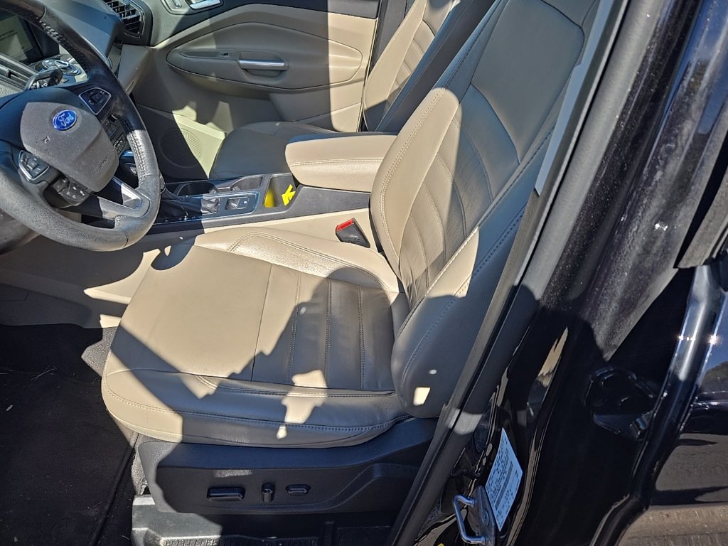 Certified 2019 Ford Escape Titanium AWD/4WD image 11