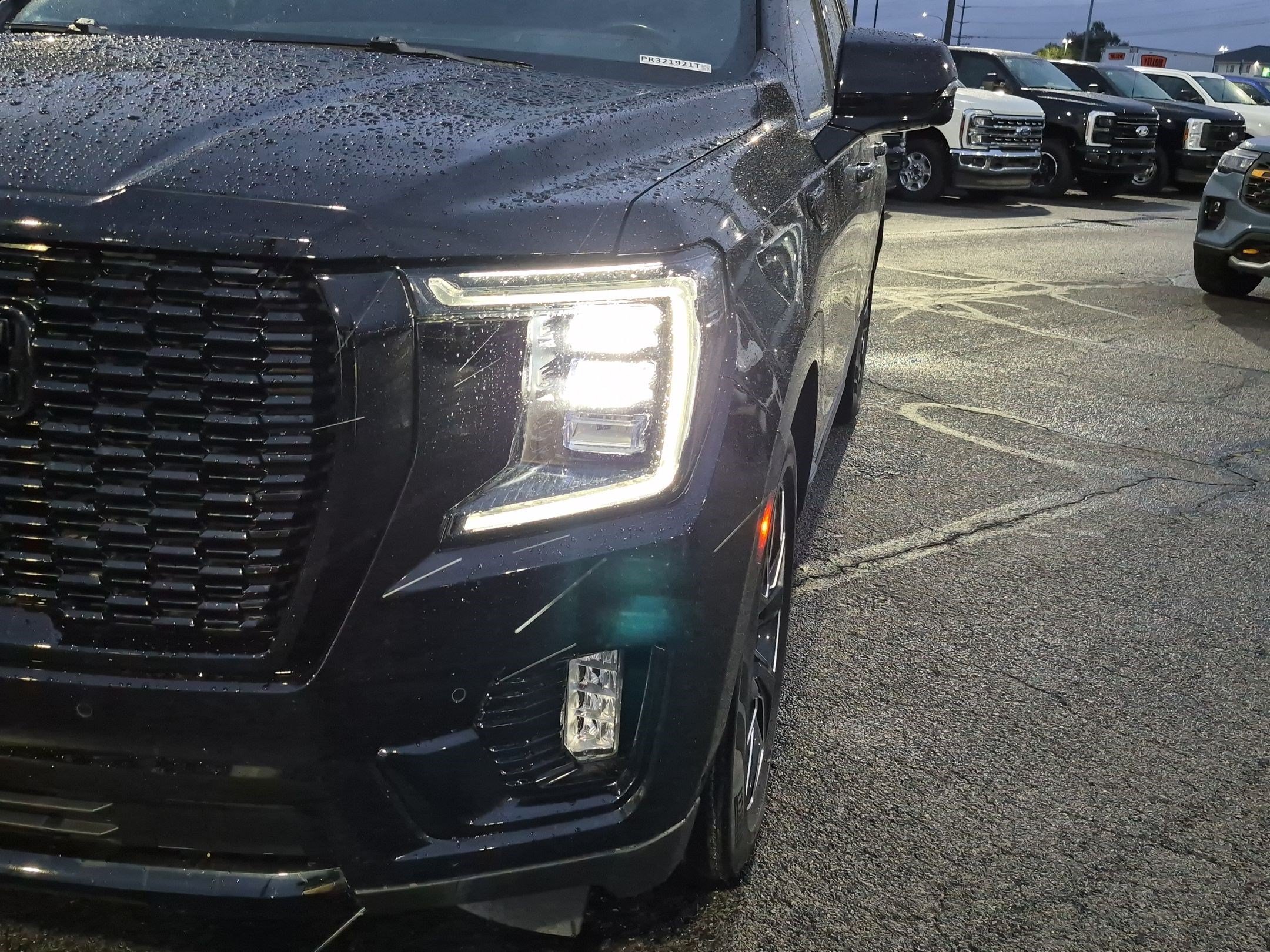 Used 2023 GMC Yukon XL Denali w/ Denali Reserve Package AWD/4WD image 13