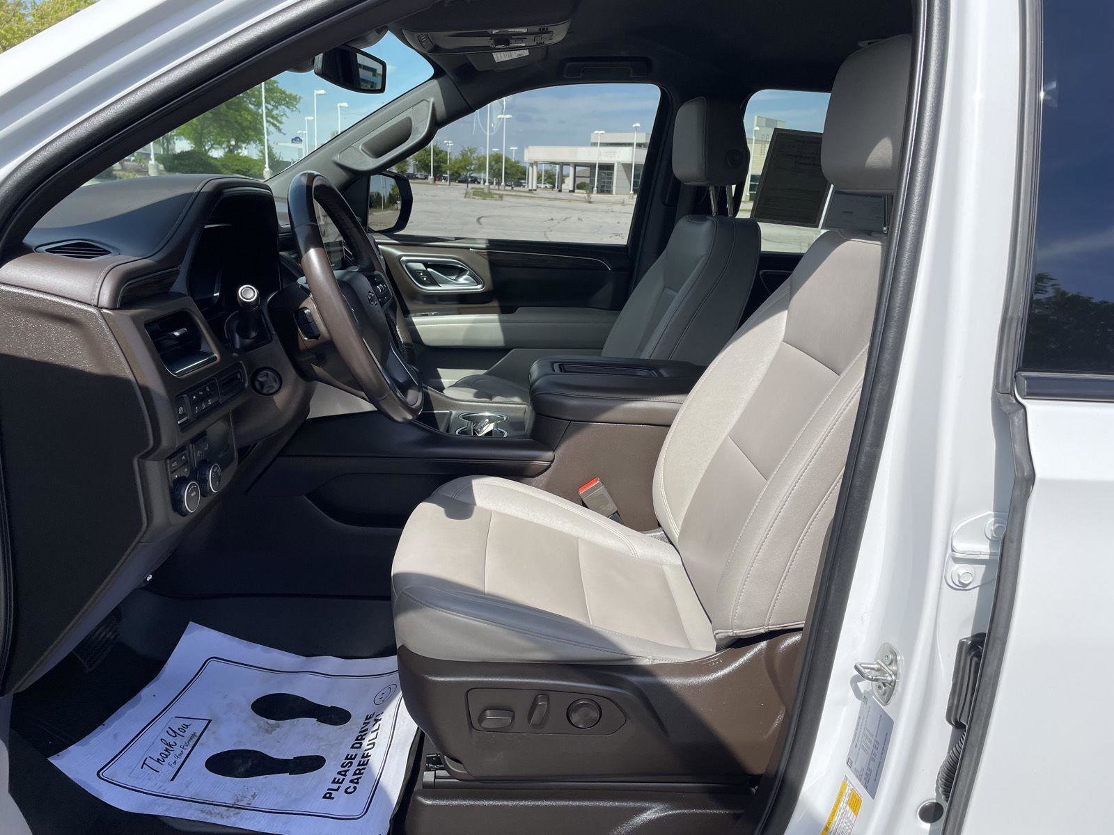 Used 2023 Chevrolet Suburban Z71 w/ Luxury Package AWD/4WD image 17