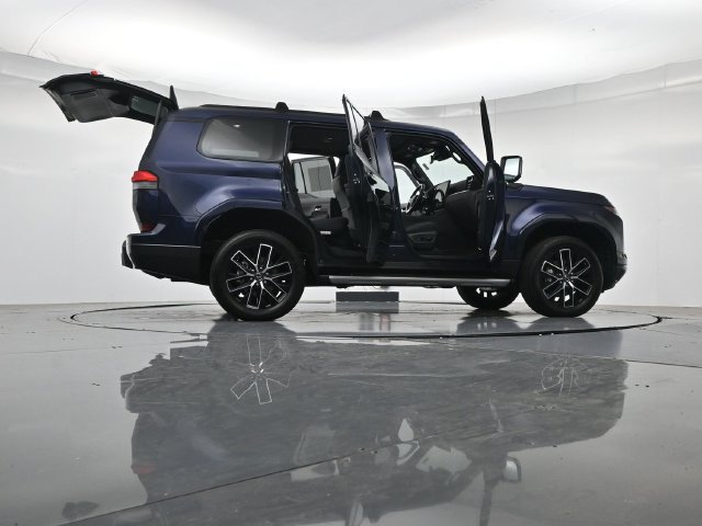Used 2025 Lexus GX 550 w/ Accessory Package (2T) AWD/4WD image 53