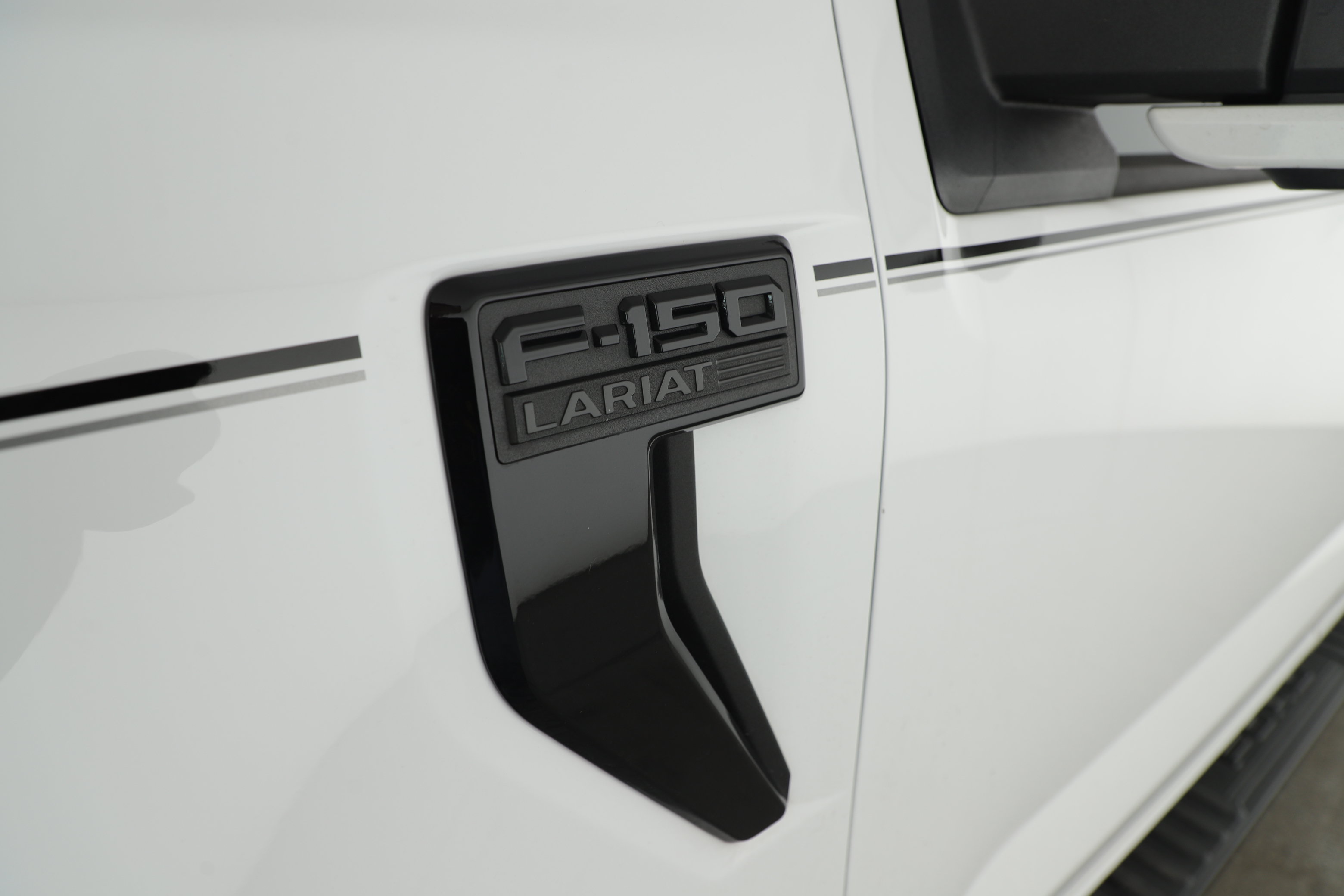 Certified 2025 Ford F150 Lariat w/ Equipment Group 501A Mid AWD/4WD image 6