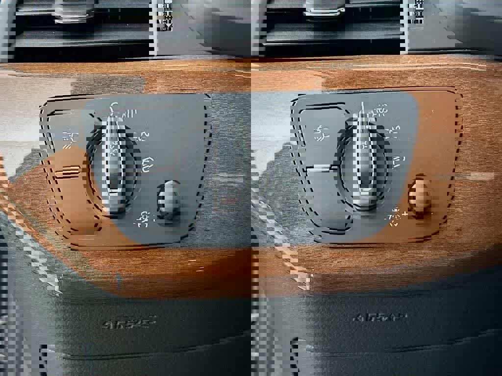 Used 2020 Audi A4 2.0T Premium w/ Convenience Package image 27