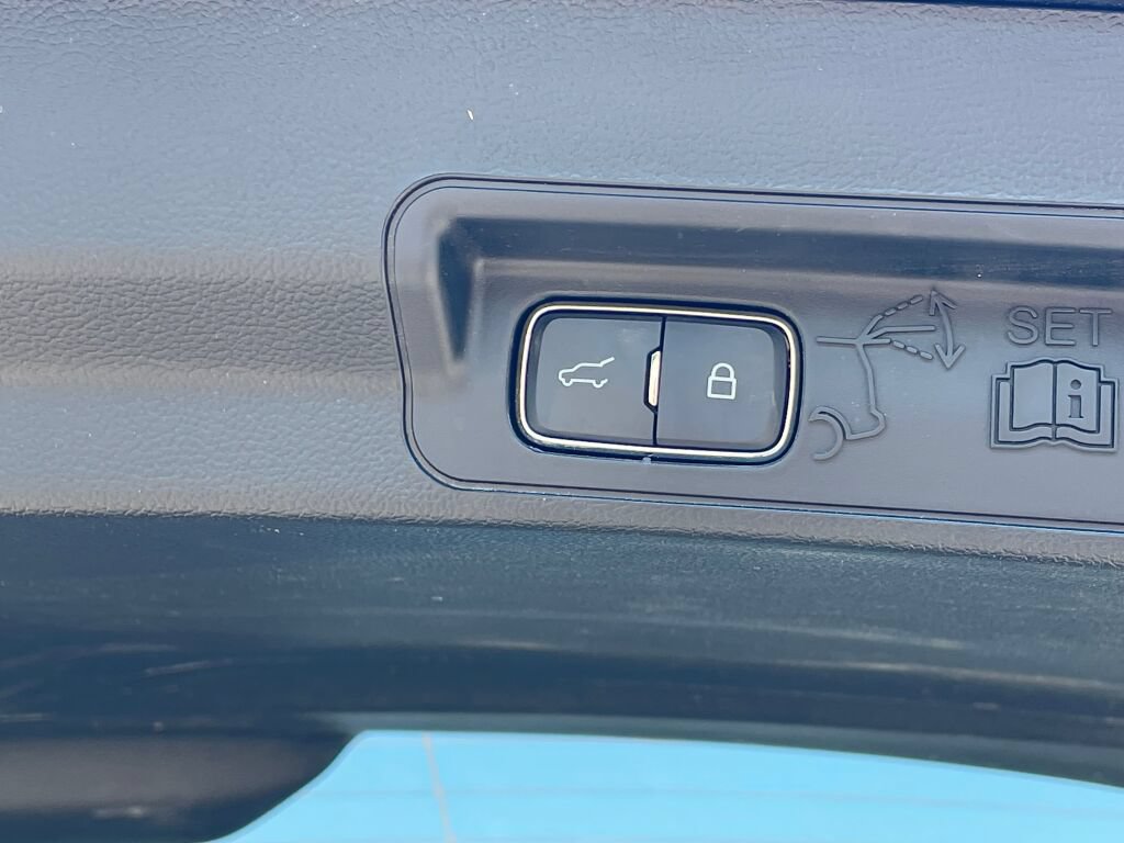 Certified 2024 Ford Explorer XLT w/ Equipment Group 202A AWD/4WD image 28