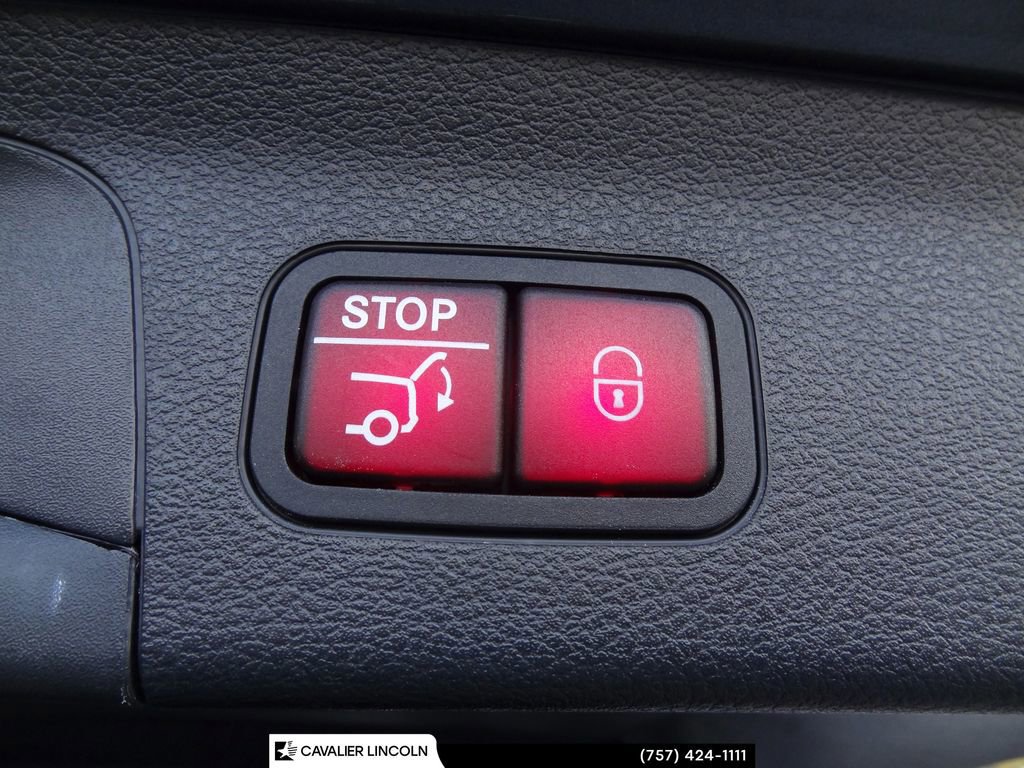 Used 2024 Mercedes-Benz GLS 450 4MATIC image 13