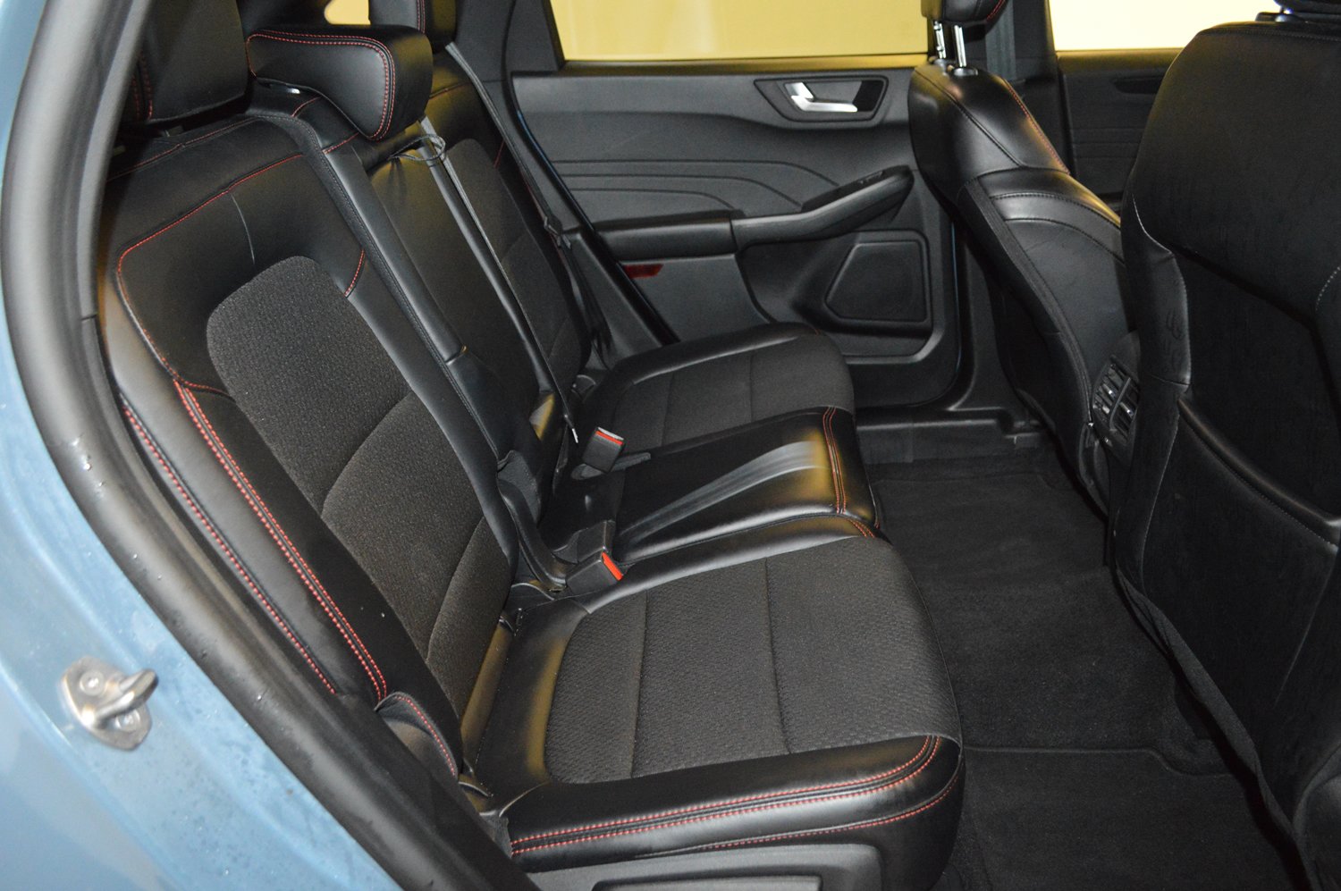 Certified 2025 Ford Escape ST-Line Select AWD/4WD image 12