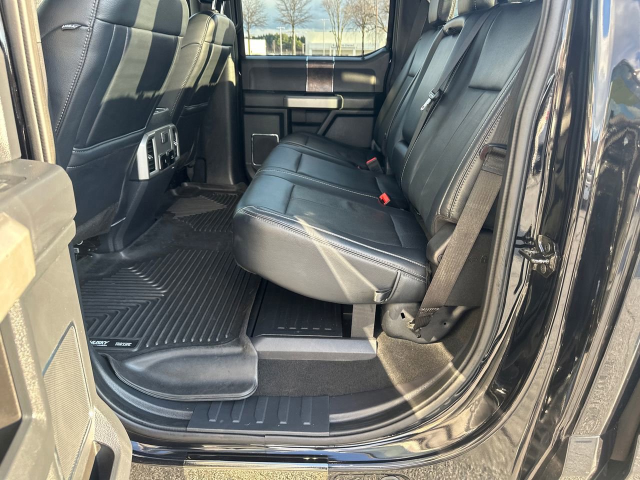 Certified 2022 Ford F250 Lariat w/ Black Appearance Package image 22