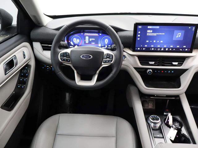 Certified 2025 Ford Explorer Active w/ Active Comfort Package image 32