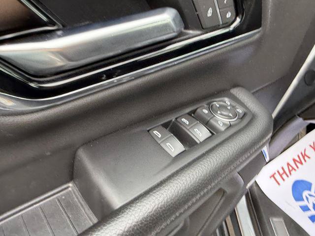 Used 2025 GMC Yukon Denali AWD/4WD image 14