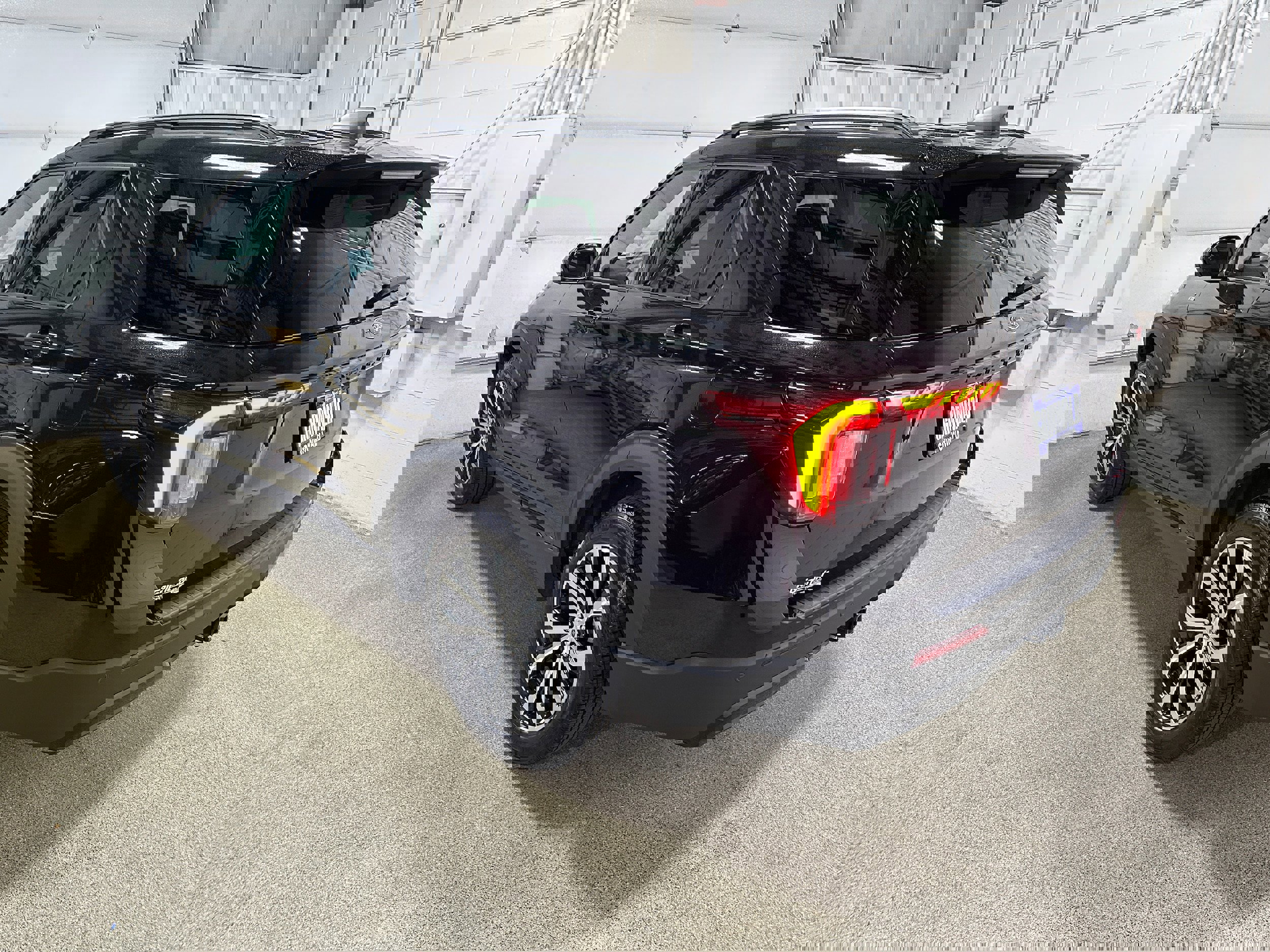 Certified 2025 Ford Explorer ST-Line image 5