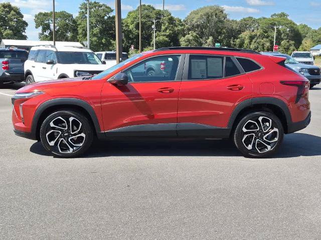 Used 2024 Chevrolet Trax RS w/ Sunroof Package FWD image 5