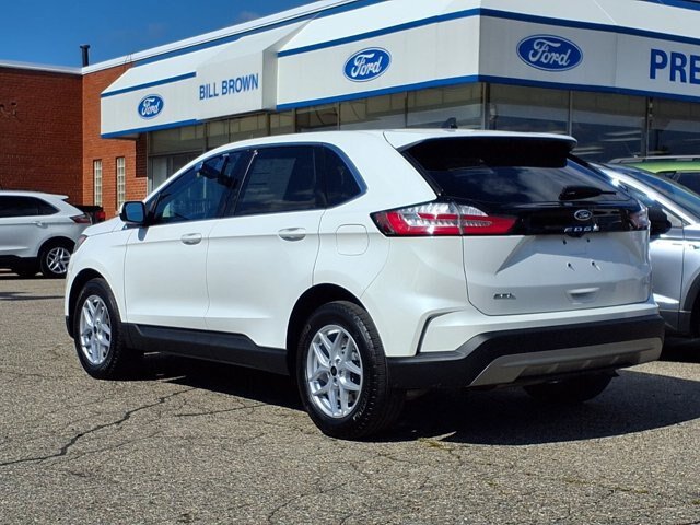 Certified 2023 Ford Edge SEL w/ Convenience Package AWD/4WD image 2