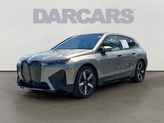 Used 2023 BMW iX xDrive50 w/ Premium Package AWD/4WD image 3