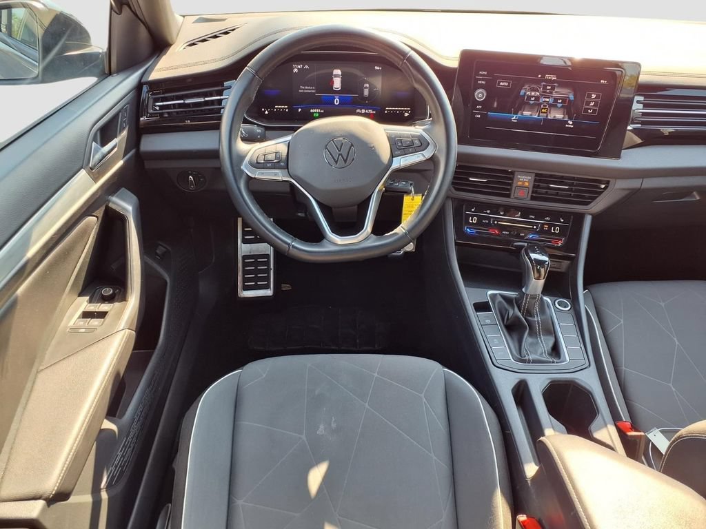 Used 2025 Volkswagen Jetta Sport FWD image 9