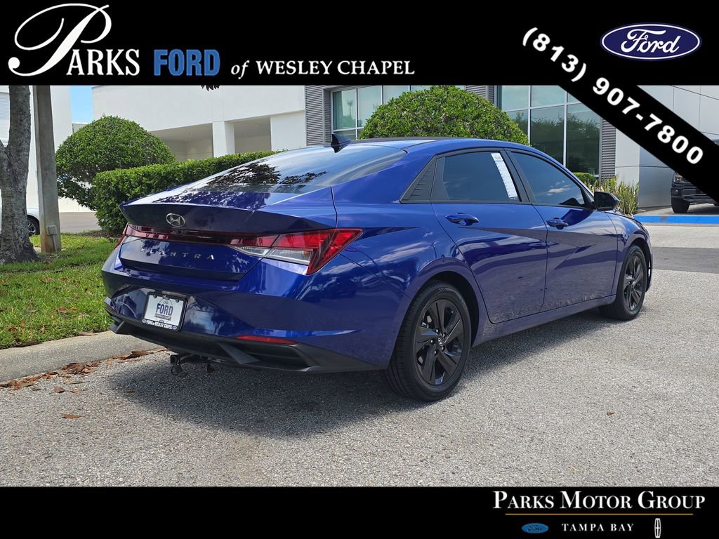 Used 2021 Hyundai Elantra SEL w/ Convenience Package FWD image 4