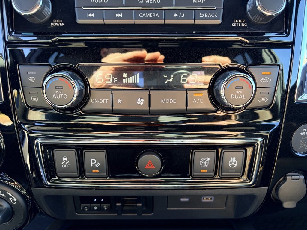 Used 2021 Nissan Titan Platinum Reserve w/ Moonroof Package image 12