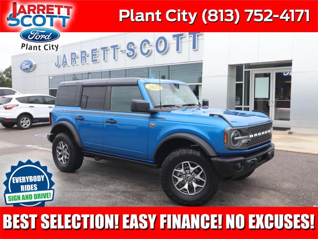 Certified 2025 Ford Bronco Badlands AWD/4WD image 1