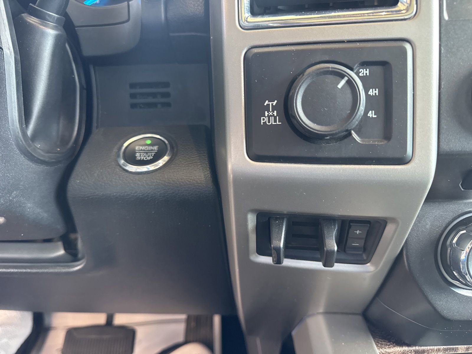 Certified 2017 Ford F250 Lariat w/ Lariat Ultimate Package AWD/4WD image 38