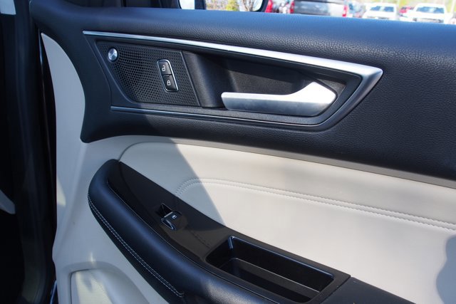 Certified 2019 Ford Edge Titanium w/ Equipment Group 301A image 13
