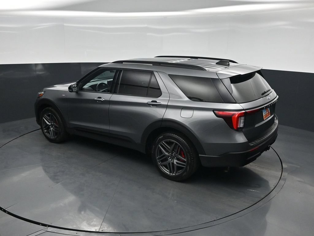 Certified 2025 Ford Explorer ST-Line w/ ST-Line Street Pack AWD/4WD image 40