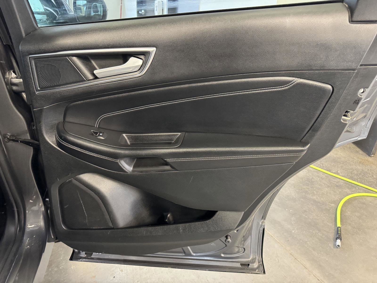 Certified 2022 Ford Edge Titanium image 29