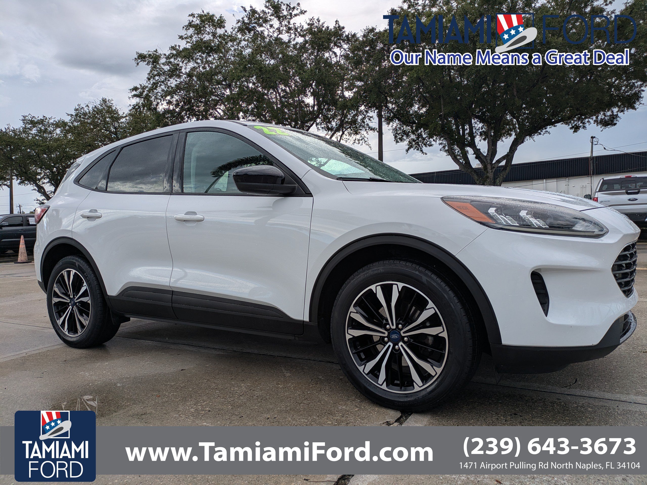 Certified 2022 Ford Escape SE w/ SE Sport Appearance Package AWD/4WD image 1