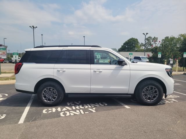 Certified 2025 Ford Expedition Active RWD image 4