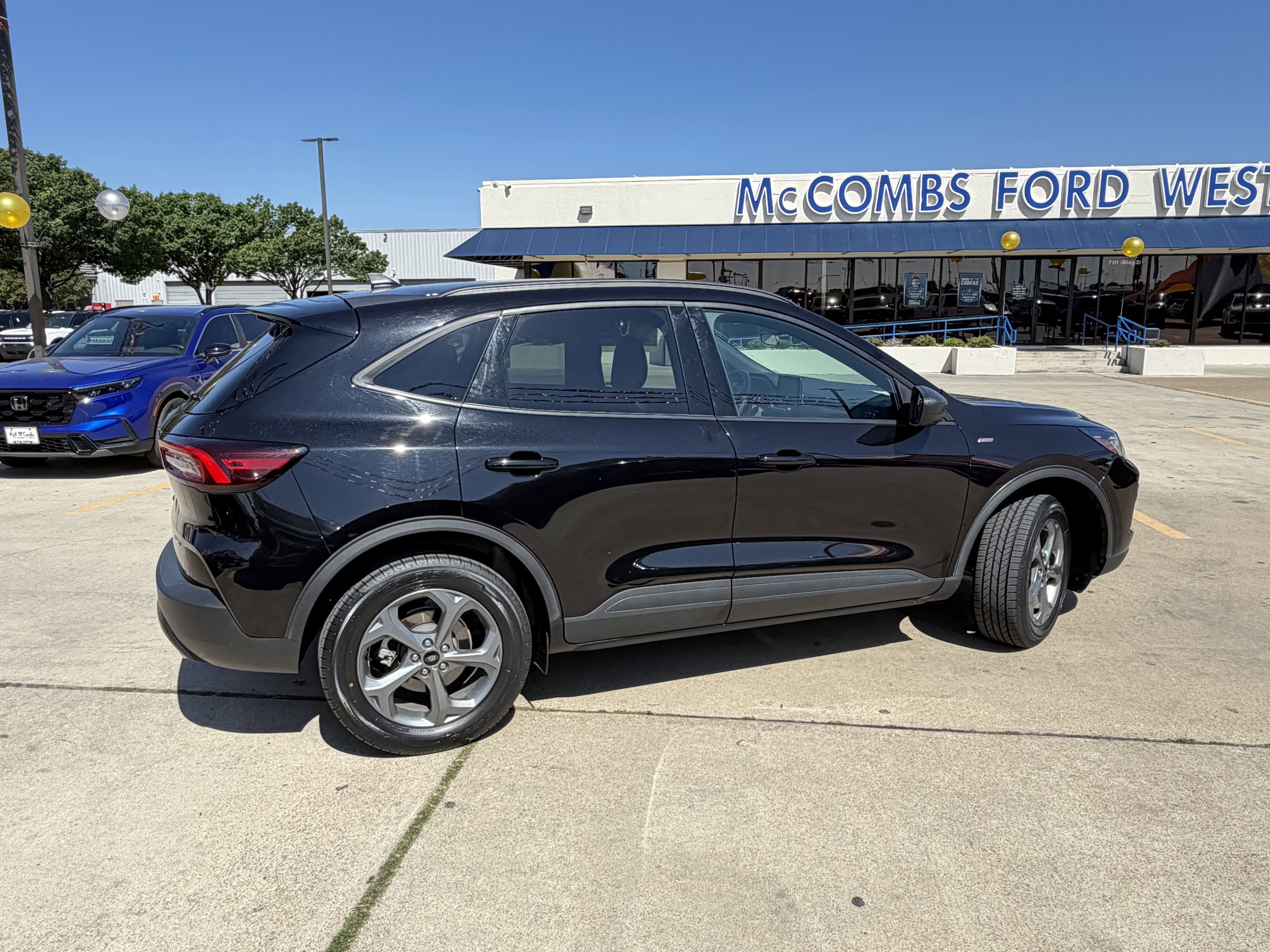 Certified 2025 Ford Escape ST-Line AWD/4WD image 5