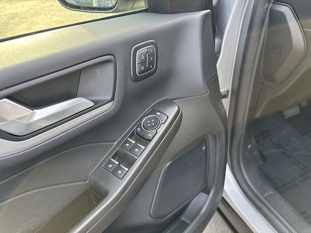 Certified 2024 Ford Escape Platinum AWD/4WD image 14