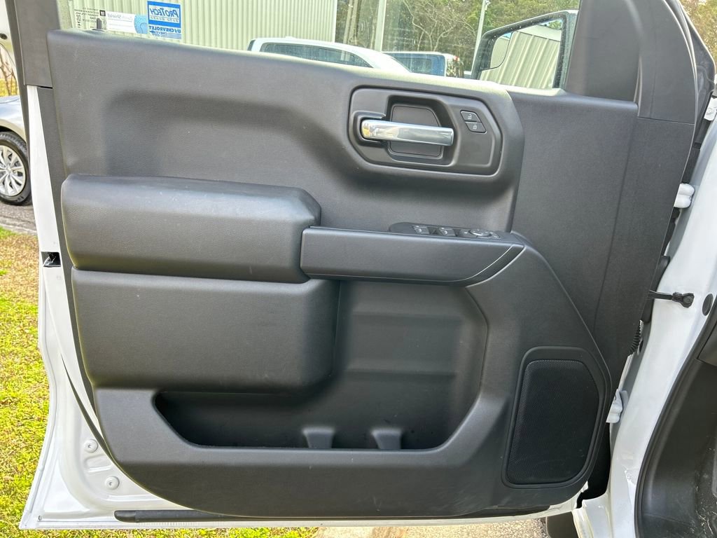 Used 2025 Chevrolet Silverado 1500 Custom image 9