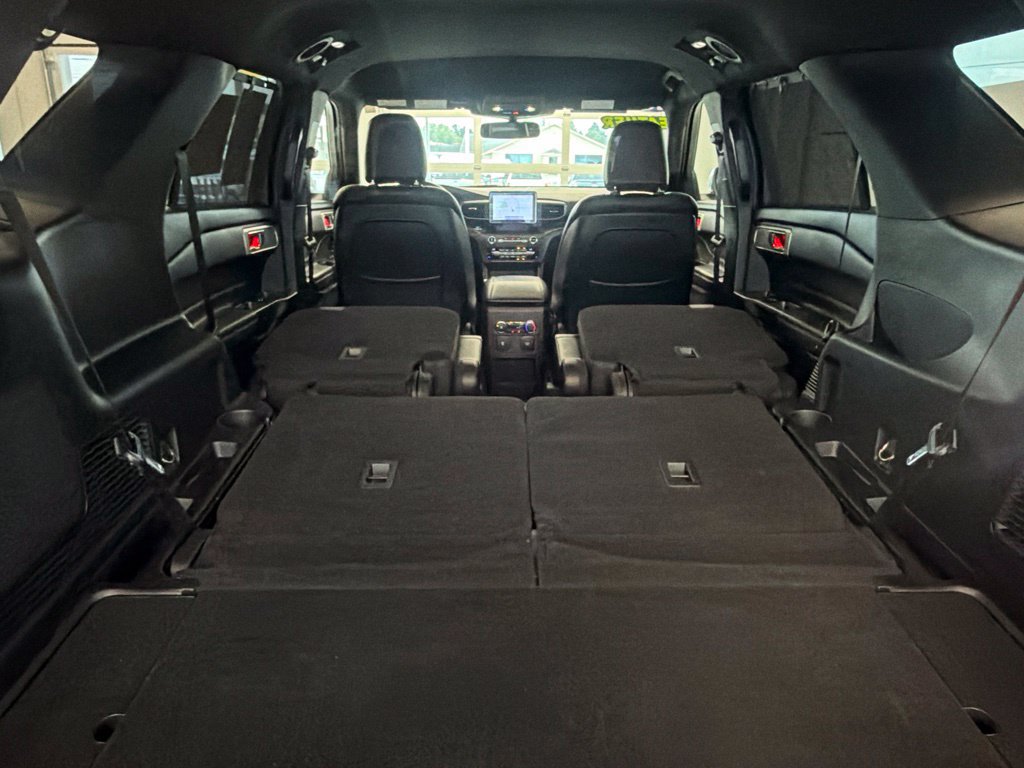 Certified 2020 Ford Explorer Limited w/ Hybrid Equipment Group 310A AWD/4WD image 32