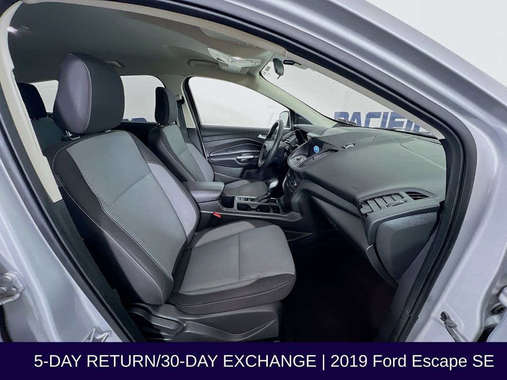 Certified 2019 Ford Escape SE image 32