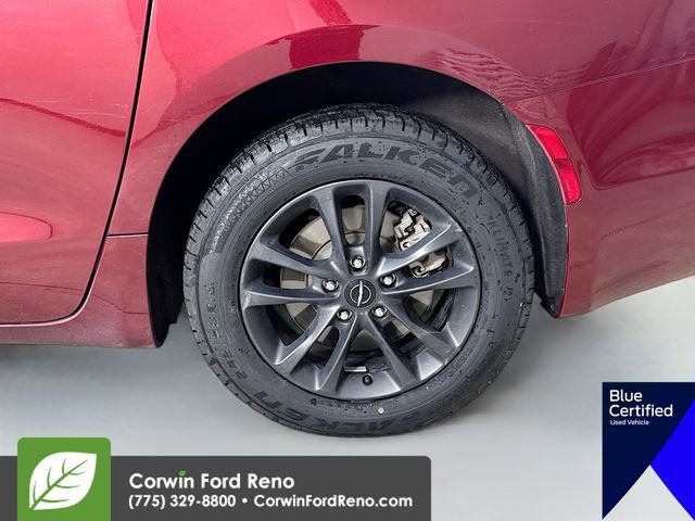 Used 2020 Chrysler Pacifica Touring-L image 35