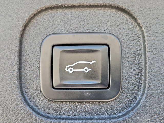 Used 2017 Chevrolet Equinox Premier w/ Enhanced Convenience Package image 14