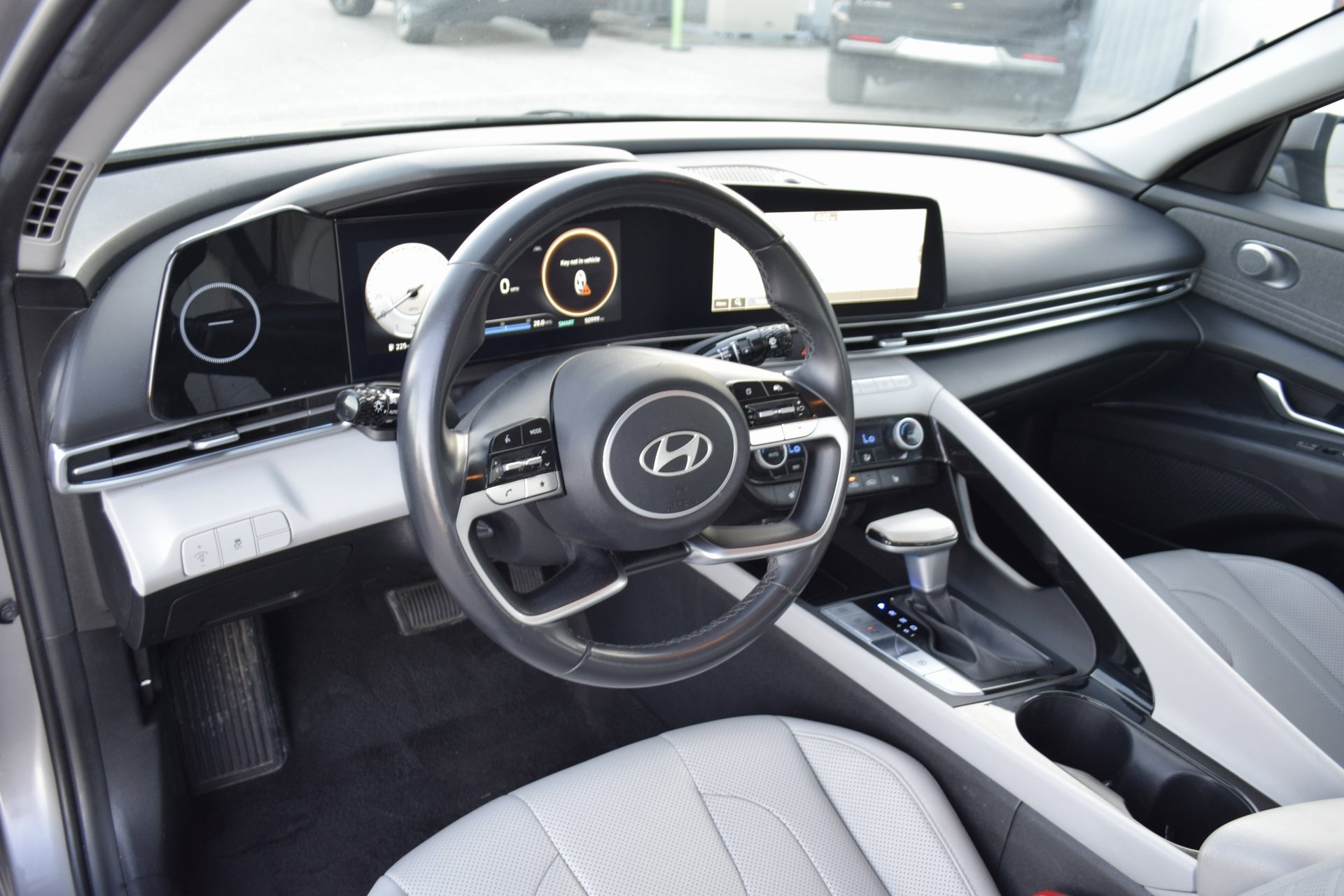 Used 2024 Hyundai Elantra Limited image 19