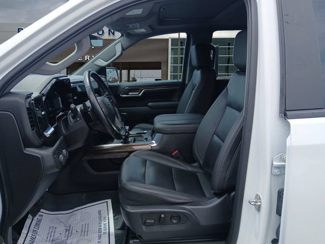 Used 2024 Chevrolet Silverado 1500 LT Trail Boss w/ Convenience Package II AWD/4WD image 9