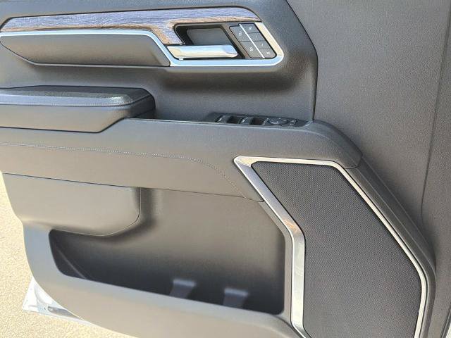 Used 2024 Chevrolet Silverado 2500 LTZ AWD/4WD image 17