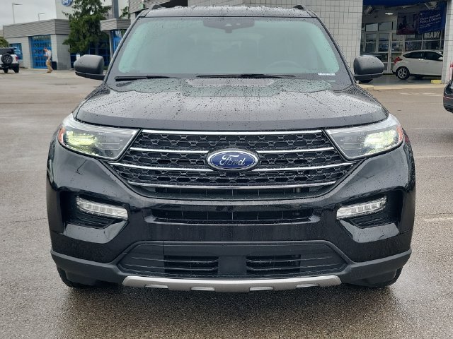 Certified 2022 Ford Explorer XLT w/ Equipment Group 202A AWD/4WD image 8